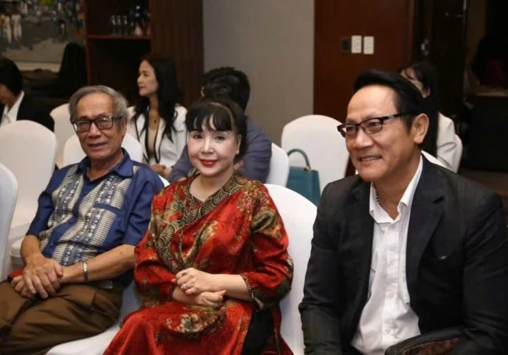 Hôn nhân 40 năm viên mãn dù không có con chung của NSND Lan Hương và chồng đạo diễn Hôn nhân 40 năm viên mãn dù không có con chung của NSND Lan Hương và chồng đạo diễn