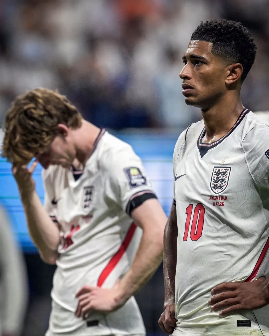 Khán giả dậy sóng lý do Anh thua đau trước Messi và Argentina Khán giả dậy sóng lý do Anh thua đau trước Messi và Argentina