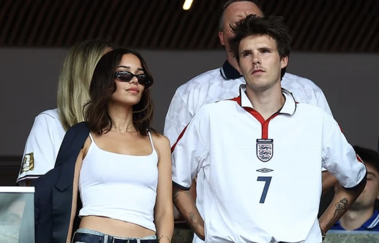 Nhà Beckham ăn mừng khi tuyển Anh vào bán kết World Cup