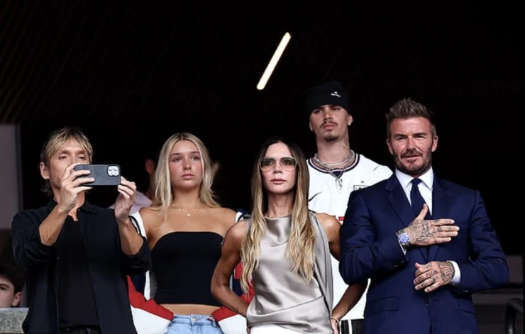 Nhà Beckham ăn mừng khi tuyển Anh vào bán kết World Cup