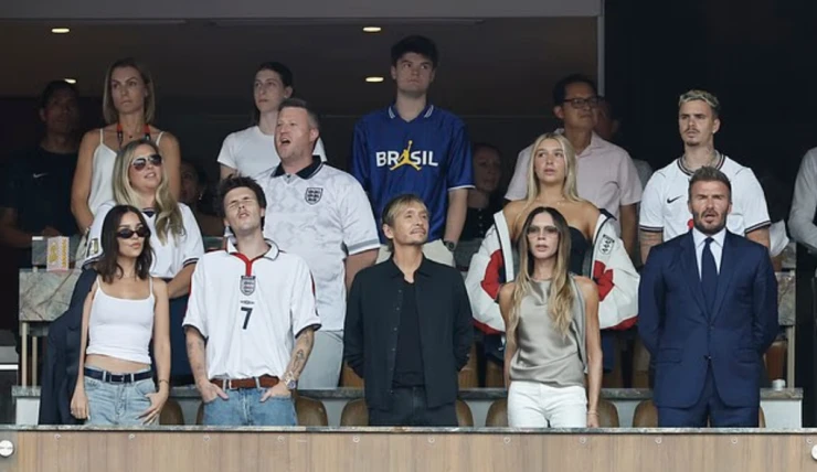 Nhà Beckham ăn mừng khi tuyển Anh vào bán kết World Cup