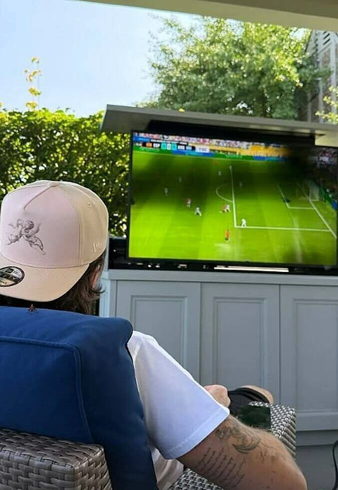 Nhà Beckham dự khán chung kết World Cup, Brooklyn ngồi xem ở nhà Nhà Beckham dự khán chung kết World Cup, Brooklyn ngồi xem ở nhà