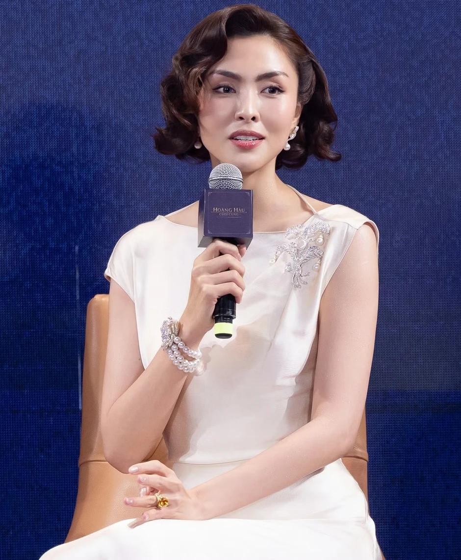Nhiều phản ứng khi Tăng Thanh Hà trở thành Hoàng hậu cuối cùng Nhiều phản ứng khi Tăng Thanh Hà trở thành Hoàng hậu cuối cùng