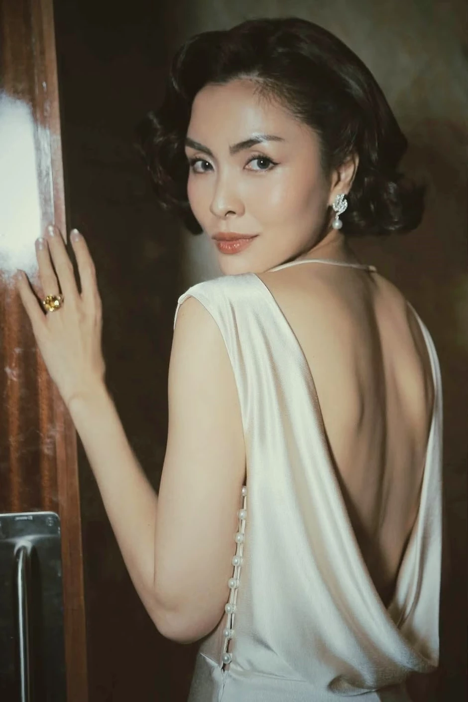 Nhiều phản ứng khi Tăng Thanh Hà trở thành Hoàng hậu cuối cùng Nhiều phản ứng khi Tăng Thanh Hà trở thành Hoàng hậu cuối cùng