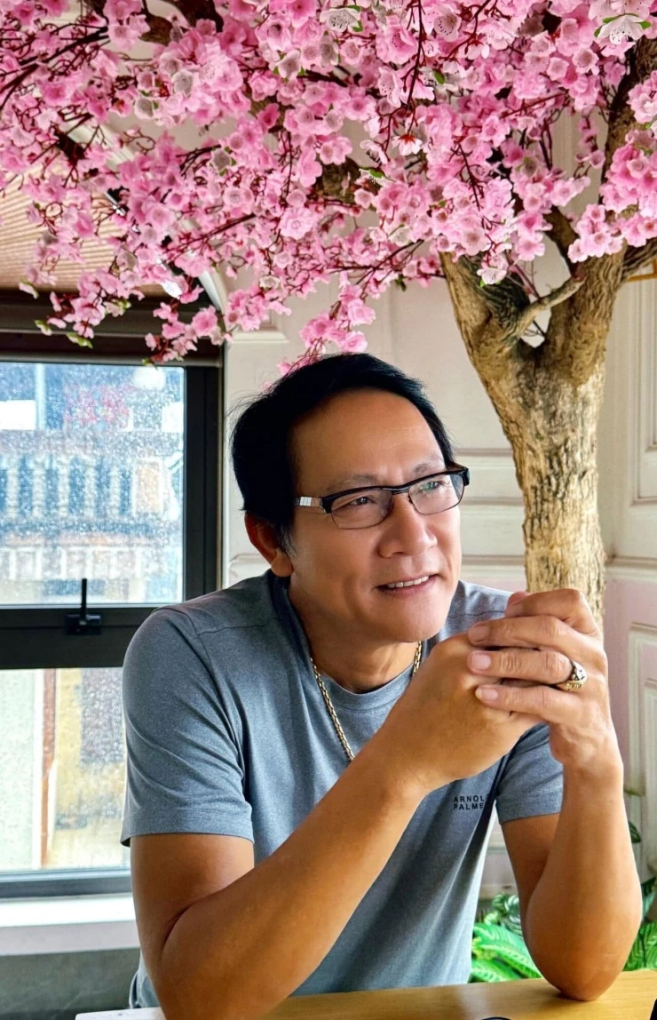 NSƯT Hoàng Hải tuổi 60 thảnh thơi, hôn nhân 30 năm bền chặt bên bà xã kín tiếng NSƯT Hoàng Hải tuổi 60 thảnh thơi, hôn nhân 30 năm bền chặt bên bà xã kín tiếng