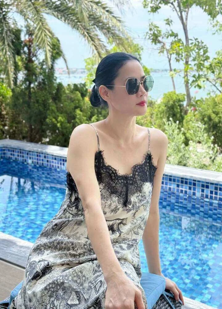 Nữ diễn viên đóng chị gái Nam Phương hoàng hậu, ngoài đời là bạn thân Hà Tăng Nữ diễn viên đóng chị gái Nam Phương hoàng hậu, ngoài đời là bạn thân Hà Tăng