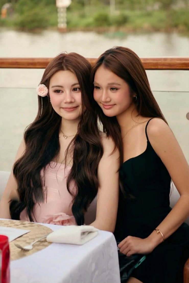 Quyền Linh làm tiệc trên du thuyền mừng sinh nhật con gái Quyền Linh làm tiệc trên du thuyền mừng sinh nhật con gái