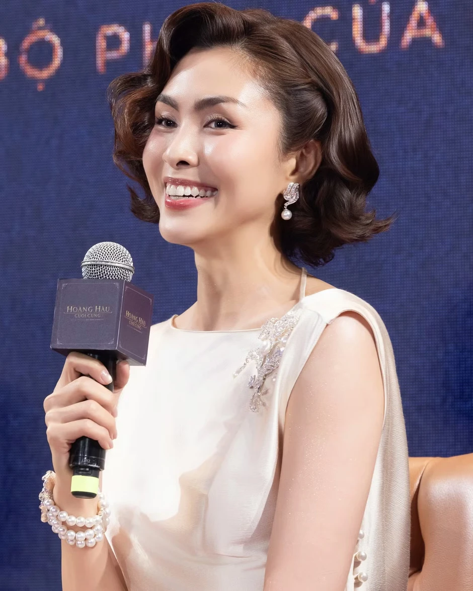 Tăng Thanh Hà đóng Nam Phương Hoàng hậu Tăng Thanh Hà đóng Nam Phương Hoàng hậu