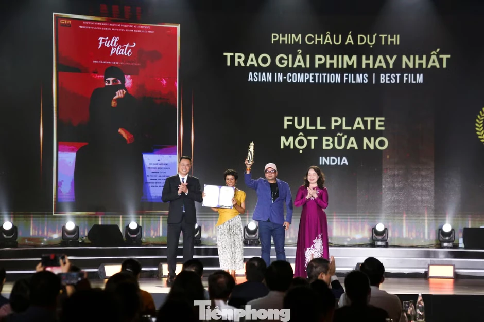 Thái Hòa và phim Tử chiến trên không thắng giải ở Liên hoan phim châu Á Đà Nẵng