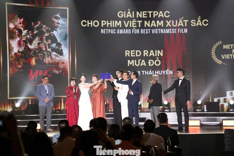 Thái Hòa và phim Tử chiến trên không thắng giải ở Liên hoan phim châu Á Đà Nẵng