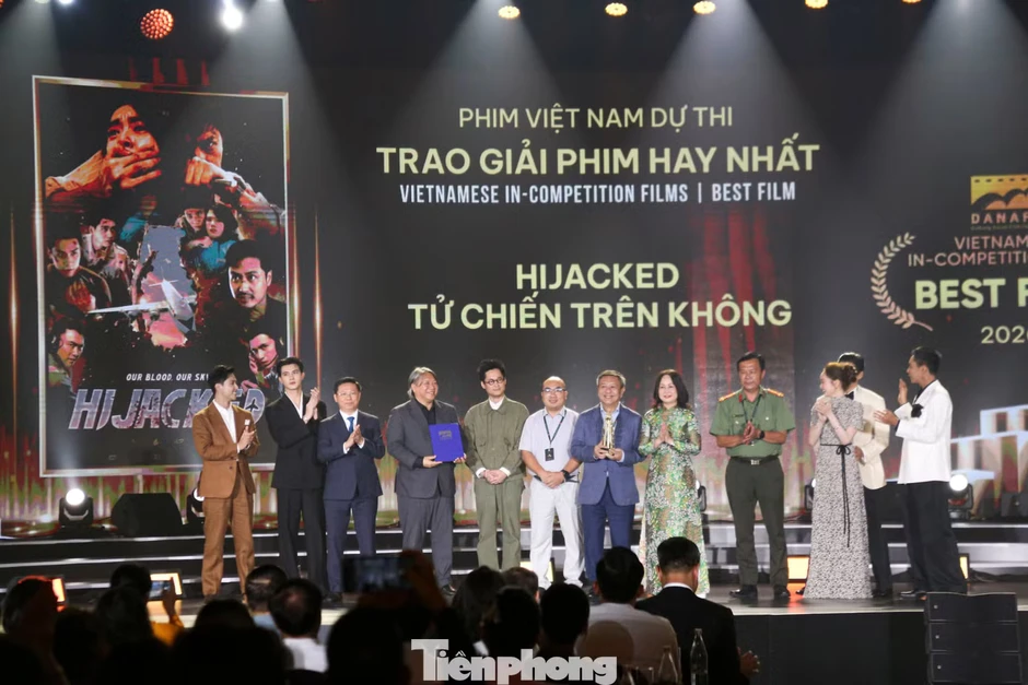 Thái Hòa và phim Tử chiến trên không thắng giải ở Liên hoan phim châu Á Đà Nẵng