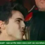 Chàng thơ nước Pháp hôn bạn gái trên khán đài chung kết World Cup kenhtingame com thumb chang tho nuoc phap hon ban gai tren khan dai chung ket world cup 587a1784543440446 940w