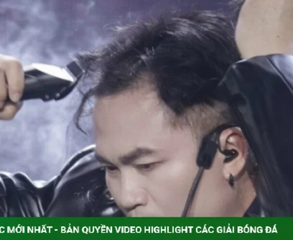 Đại Nghĩa cạo đầu trên sân khấu Anh trai vượt ngàn chông gai kenhtingame com thumb dai nghia cao dau tren san khau anh trai vuot ngan chong gai 1ab11784471265835 940w