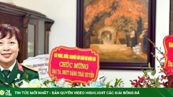 Đạo diễn Mưa đỏ Đặng Thái Huyền được thăng hàm Đại tá kenhtingame com thumb dao dien mua do dang thai huyen duoc thang ham dai ta 87641783421237838 940w