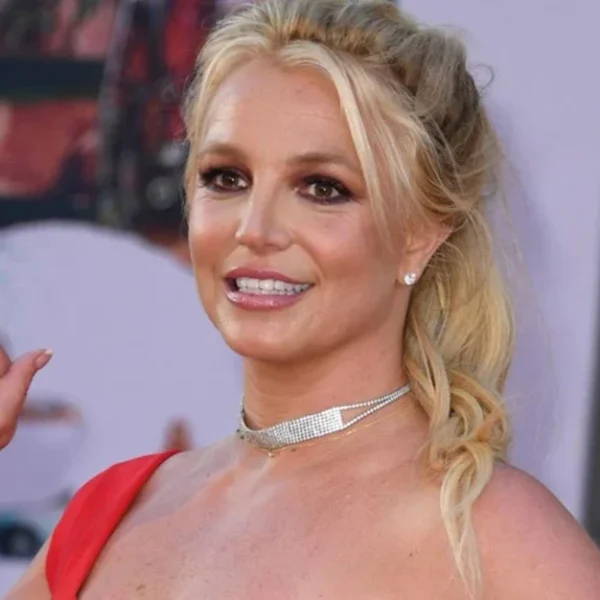 Phim Tiểu Sử Britney Spears Chính Thức Có Biên Kịch, Cha Đẻ New Girl Chấp Bút kenhtingame com thumb phim tieu su britney spears chinh thuc co bien kich cha de new girl chap but 55401783537371145 940w