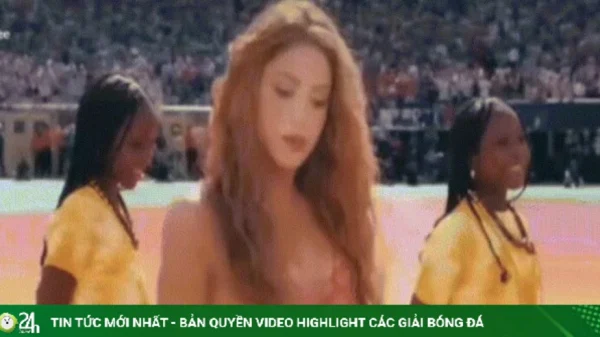 Shakira, Ronaldo béo đốt nóng khán đài 80.000 người ở chung kết World Cup kenhtingame com thumb shakira ronaldo beo dot nong khan dai 80000 nguoi o chung ket world cup f5411784534738984 940w