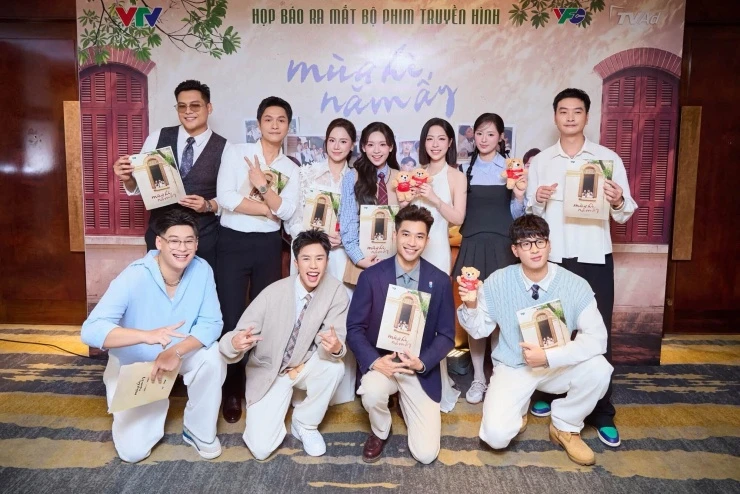 Tô Dũng và Minh Thu gây chú ý khi yêu nhau từ đời lên phim
