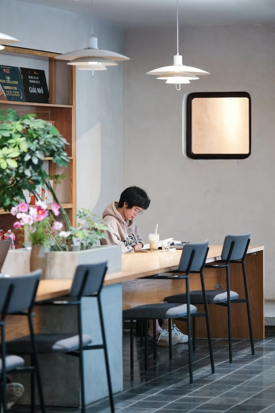 Từ 1/7, quán cà phê, nhà hàng mở nhạc phải đóng phí bản quyền thế nào?