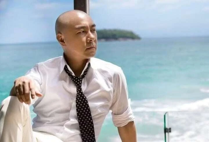 Vua hài Trương Vệ Kiện tuổi 61: Đi xe bus không ai nhận ra, sống an yên bên vợ Vua hài Trương Vệ Kiện tuổi 61: Đi xe bus không ai nhận ra, sống an yên bên vợ