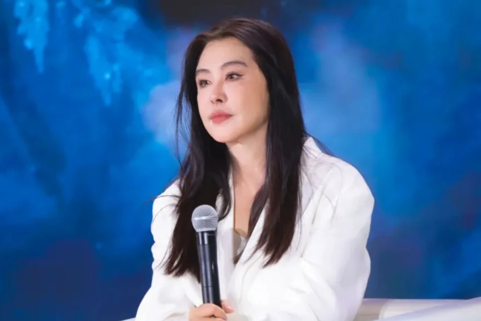 "Đệ nhất mỹ nhân châu Á" xuất hiện với gương mặt khác, netizen tiếc mãi không thôi "Đệ nhất mỹ nhân châu Á" xuất hiện với gương mặt khác, netizen tiếc mãi không thôi