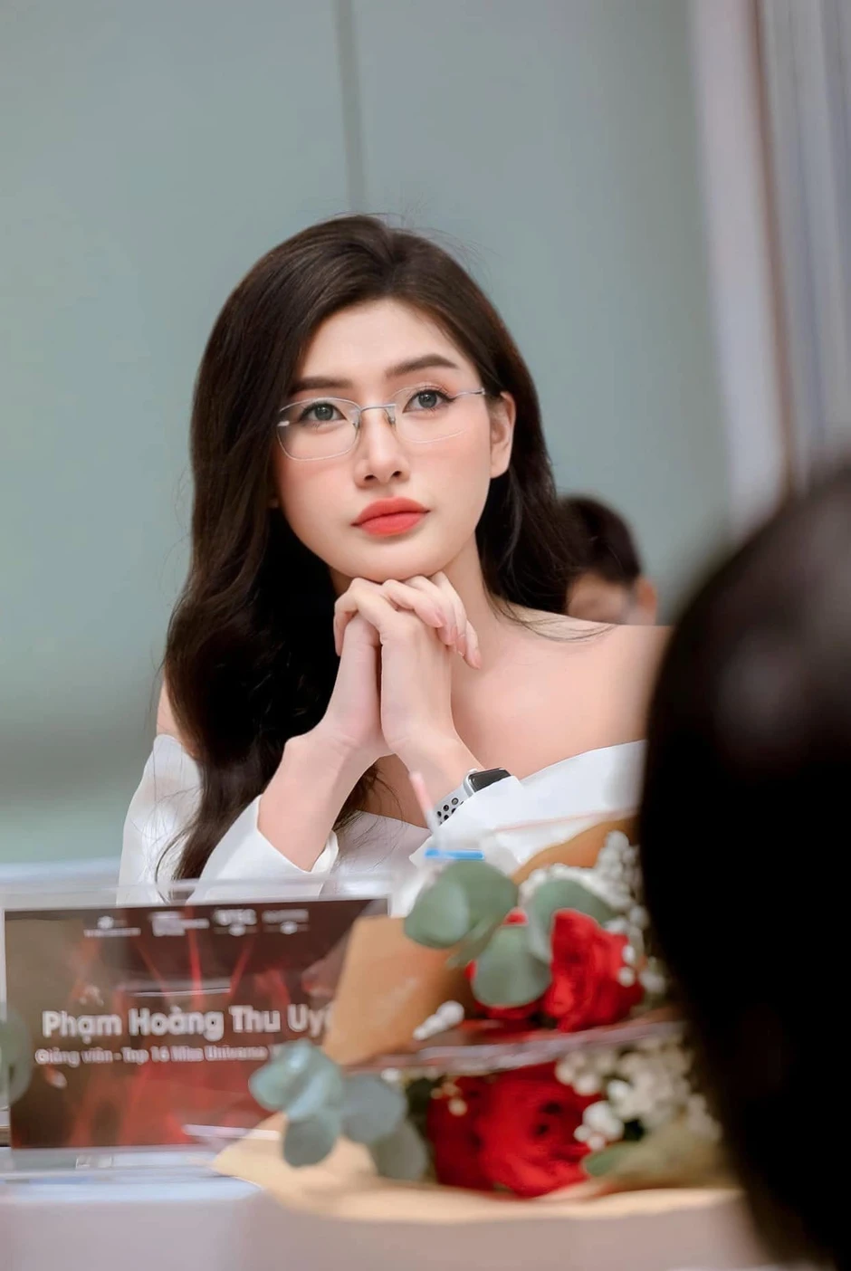 Hot girl 'ngủ gật' Phạm Hoàng Thu Uyên thành công trong lĩnh vực truyền thông Hot girl 'ngủ gật' Phạm Hoàng Thu Uyên ngày càng xinh đẹp và thành công