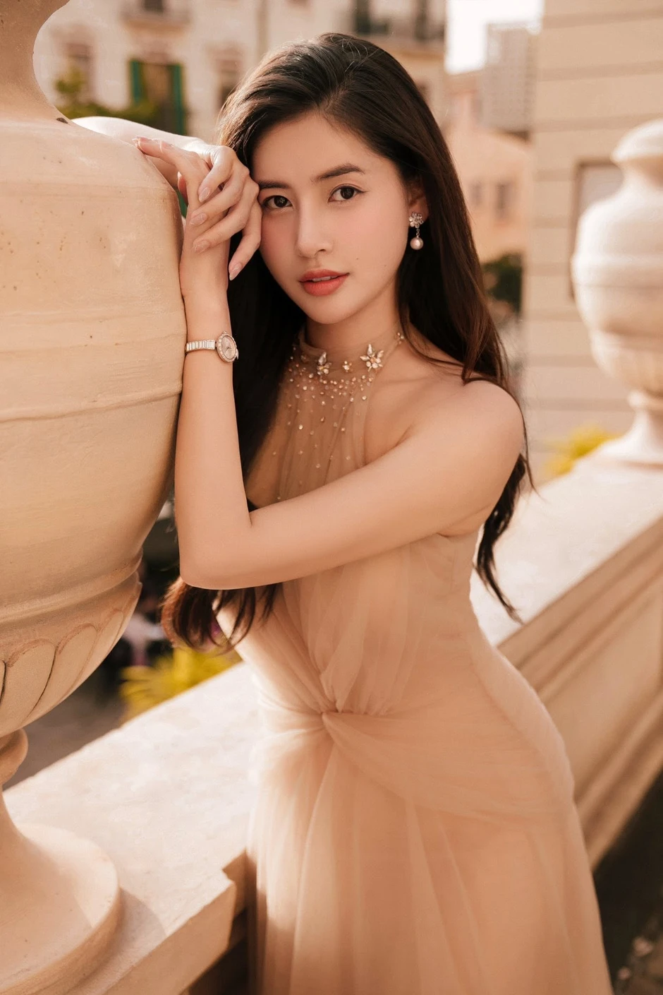 Hot girl 'ngủ gật' Phạm Hoàng Thu Uyên tự tin chinh phục Miss Earth 2026 Hot girl 'ngủ gật' Phạm Hoàng Thu Uyên sẵn sàng tỏa sáng tại Miss Earth 2026