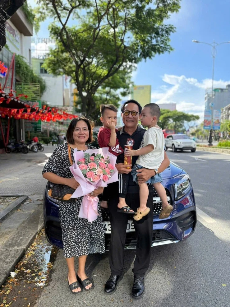 2 nam diễn viên đông con, hạnh phúc bên vợ kín tiếng của showbiz Việt là ai?