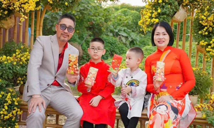 2 nam diễn viên đông con, hạnh phúc bên vợ kín tiếng của showbiz Việt là ai?