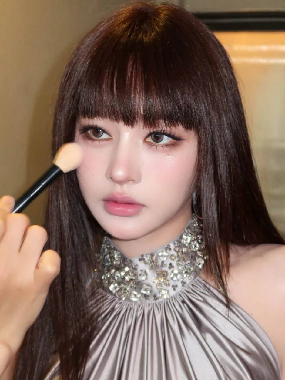 Ai cũng tưởng Hiền Hồ là Kim Ji Won Ai cũng tưởng Hiền Hồ là Kim Ji Won