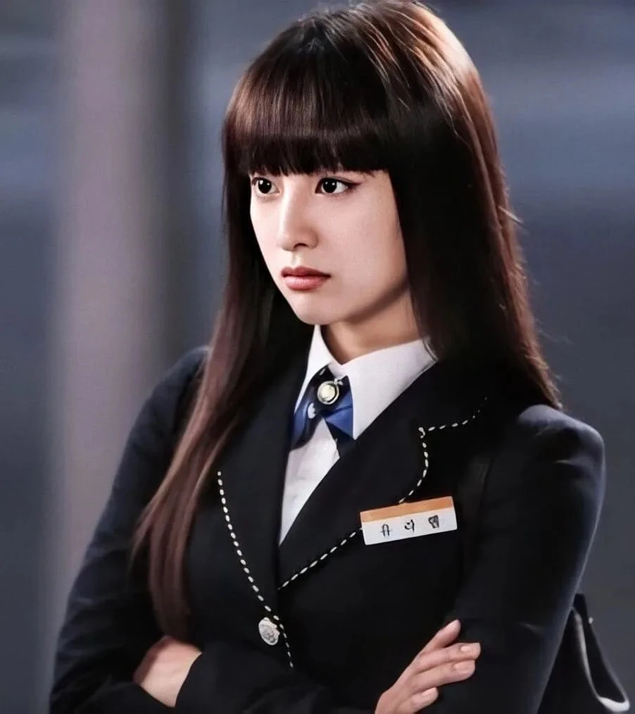 Ai cũng tưởng Hiền Hồ là Kim Ji Won Ai cũng tưởng Hiền Hồ là Kim Ji Won