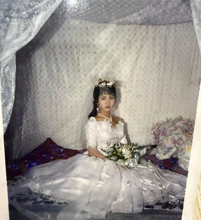 Ảnh cưới NSƯT Nguyệt Hằng - Anh Tuấn cách đây 30 năm gây sốt Ảnh cưới NSƯT Nguyệt Hằng - Anh Tuấn cách đây 30 năm gây sốt