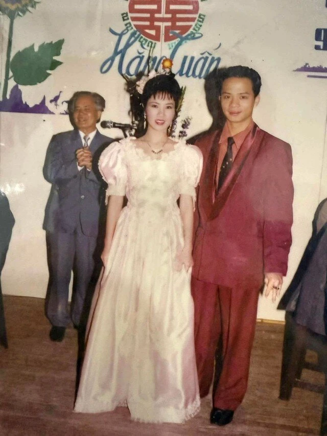 Ảnh cưới NSƯT Nguyệt Hằng - Anh Tuấn cách đây 30 năm gây sốt Ảnh cưới NSƯT Nguyệt Hằng - Anh Tuấn cách đây 30 năm gây sốt