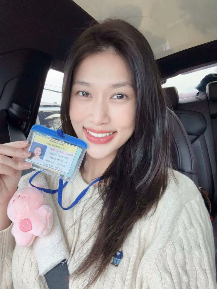 Ảnh sao 13/8: Phương Oanh được khen ngày càng xinh đẹp Ảnh sao 13/8: Phương Oanh được khen ngày càng xinh đẹp