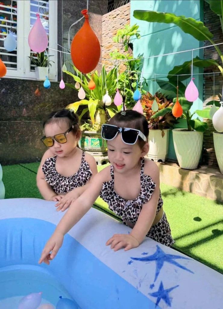 Ảnh sao 14/8: Trấn Thành nhìn bà xã Hari Won đắm đuối Ảnh sao 14/8: Trấn Thành nhìn bà xã Hari Won đắm đuối