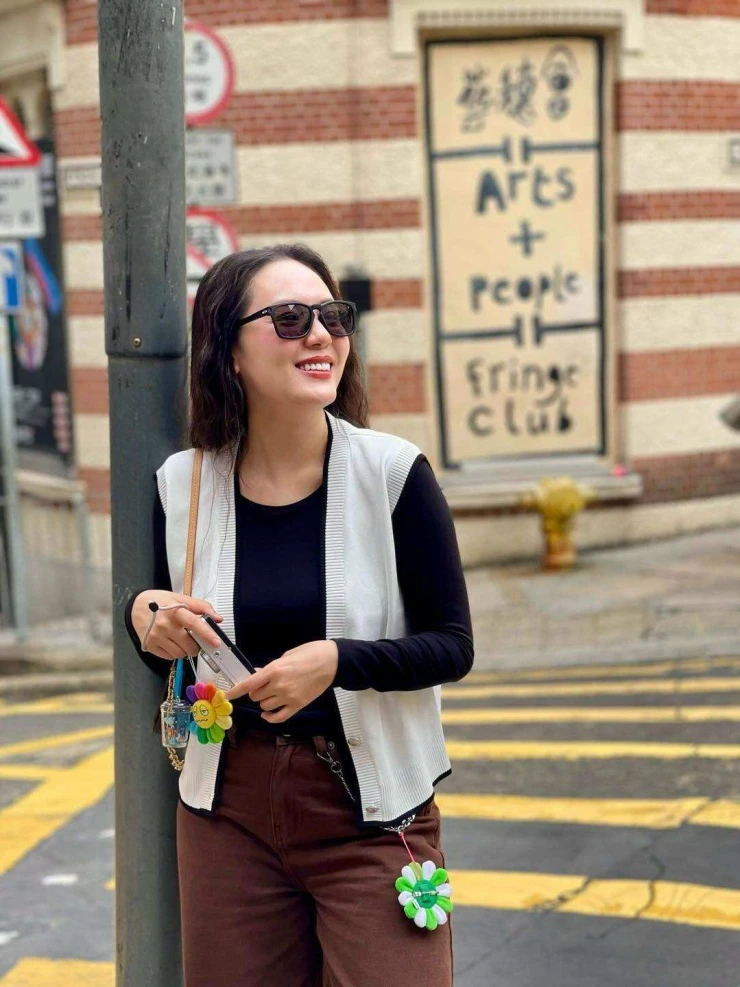 Ảnh sao 15/8: Mai Phương Thúy khoe dáng với áo xuyên thấu Ảnh sao 15/8: Mai Phương Thúy khoe dáng với áo xuyên thấu