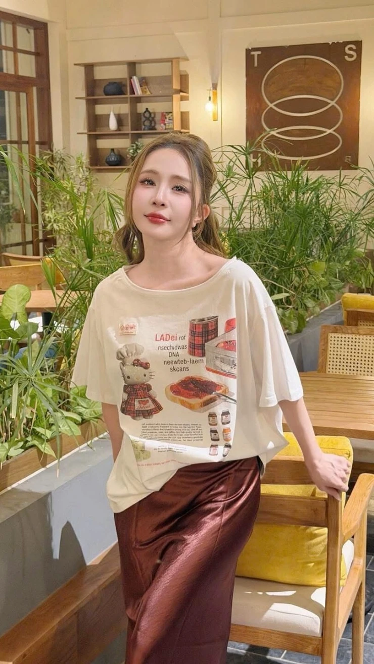 Ảnh sao 20/8: Mỹ Linh mừng sinh nhật tuổi 51 Ảnh sao 20/8: Mỹ Linh mừng sinh nhật tuổi 51
