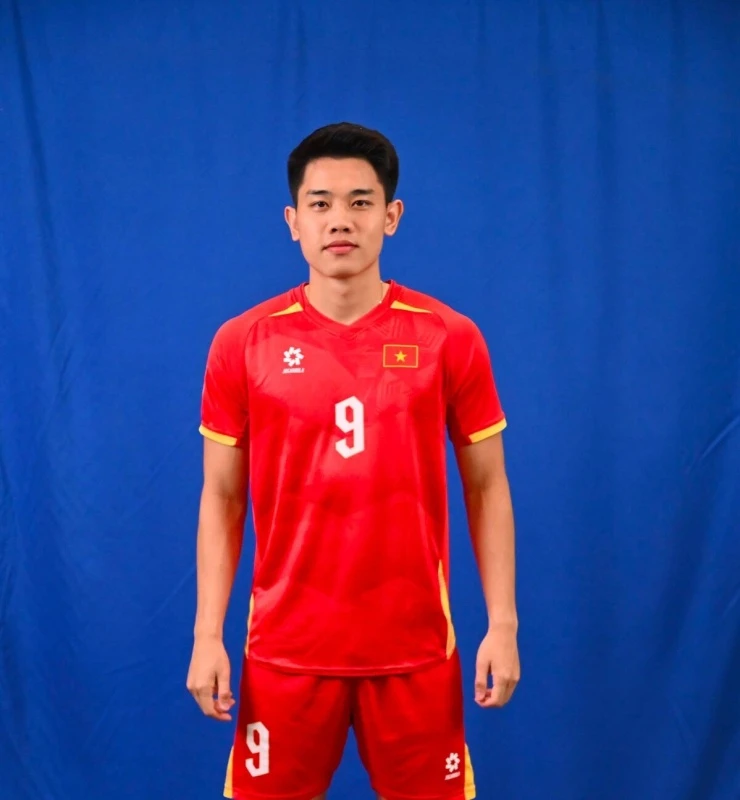 Ảnh sao 20/8: Mỹ Linh mừng sinh nhật tuổi 51 Ảnh sao 20/8: Mỹ Linh mừng sinh nhật tuổi 51