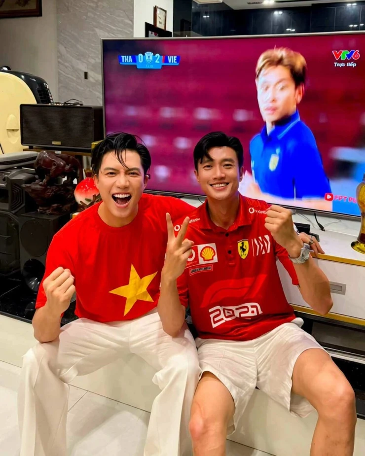 Ảnh sao 23/8: Thu Trang lấy lại nhan sắc sau tai nạn Ảnh sao 23/8: Thu Trang lấy lại nhan sắc sau tai nạn