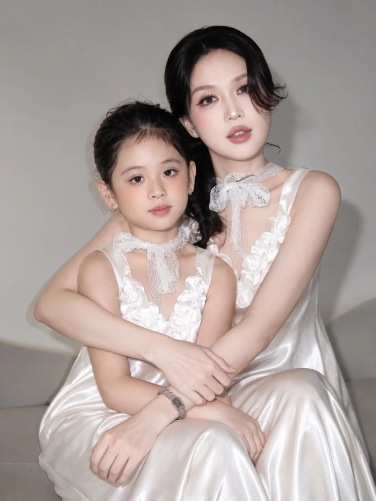 Ảnh sao 23/8: Thu Trang lấy lại nhan sắc sau tai nạn Ảnh sao 23/8: Thu Trang lấy lại nhan sắc sau tai nạn