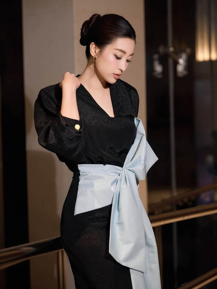Ảnh sao 26/8: Đỗ Mỹ Linh khoe phong thái dâu hào môn