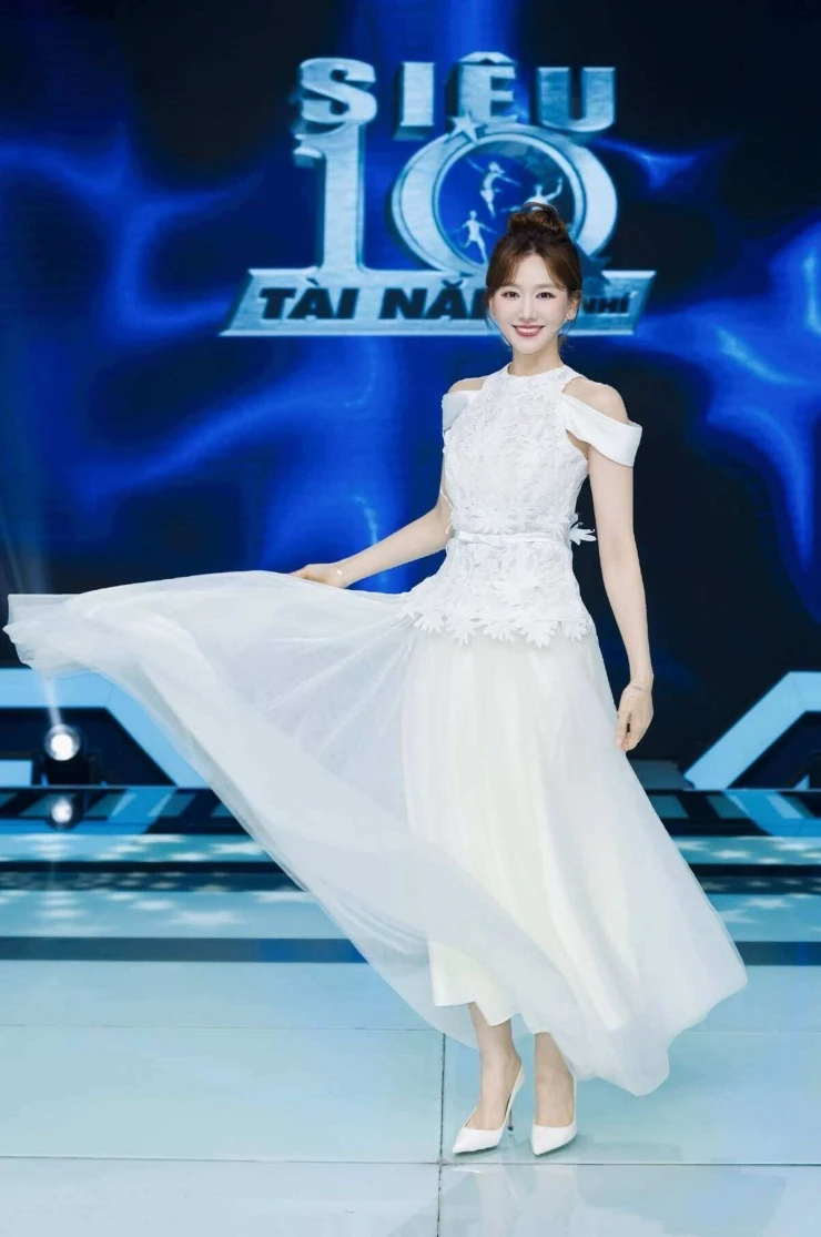 Ảnh sao 30/8: Giáng My khoe ảnh thời trẻ Ảnh sao 30/8: Giáng My khoe ảnh thời trẻ