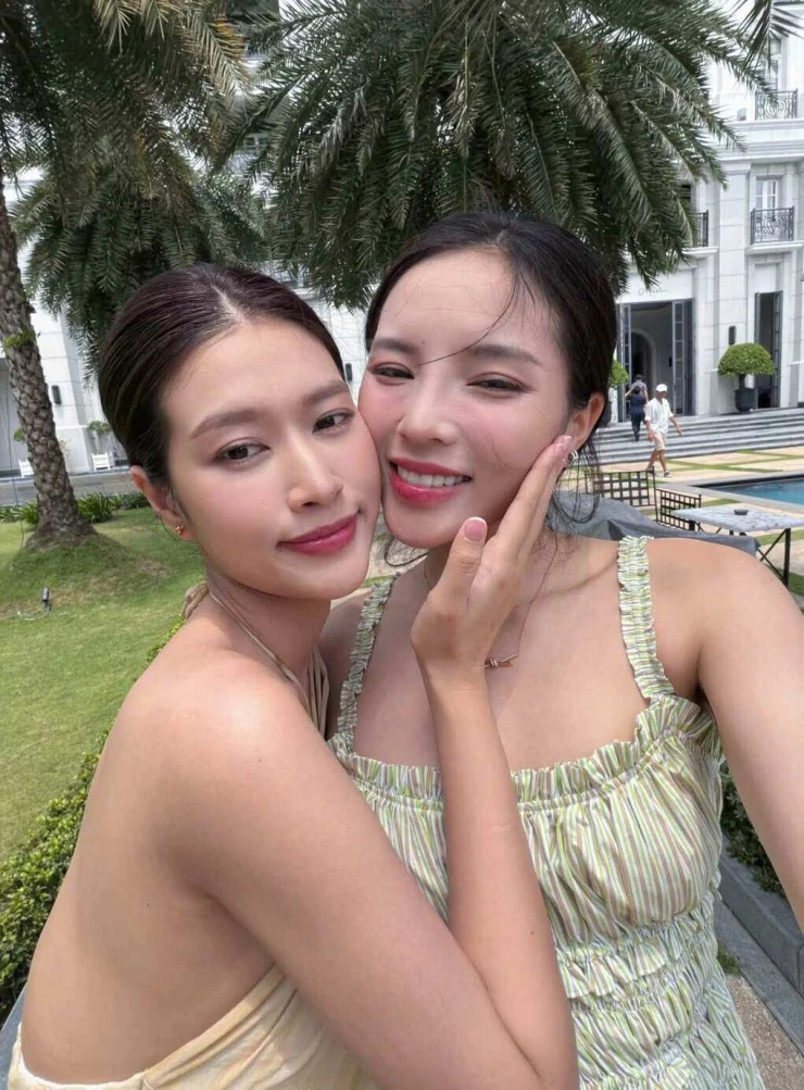 Ảnh sao 4/8: Em bé thứ ba nhà Trường Giang - Nhã Phương lộ diện