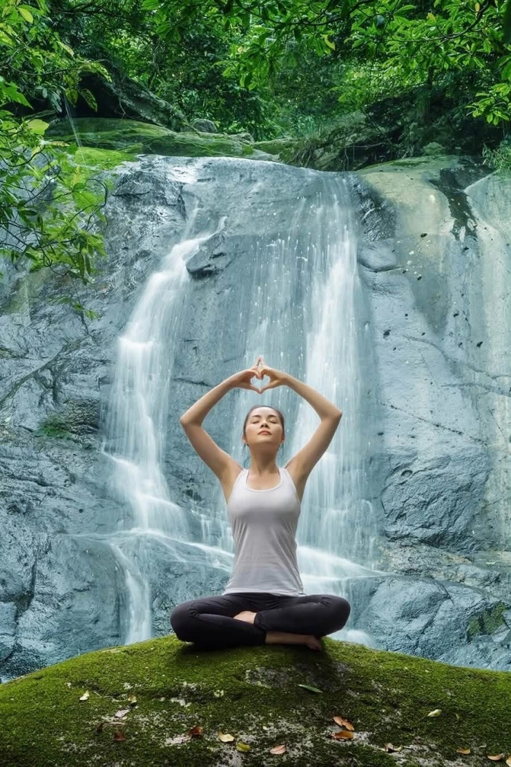 Ảnh sao 5/8: Thu Minh hãnh diện về Hương Tràm