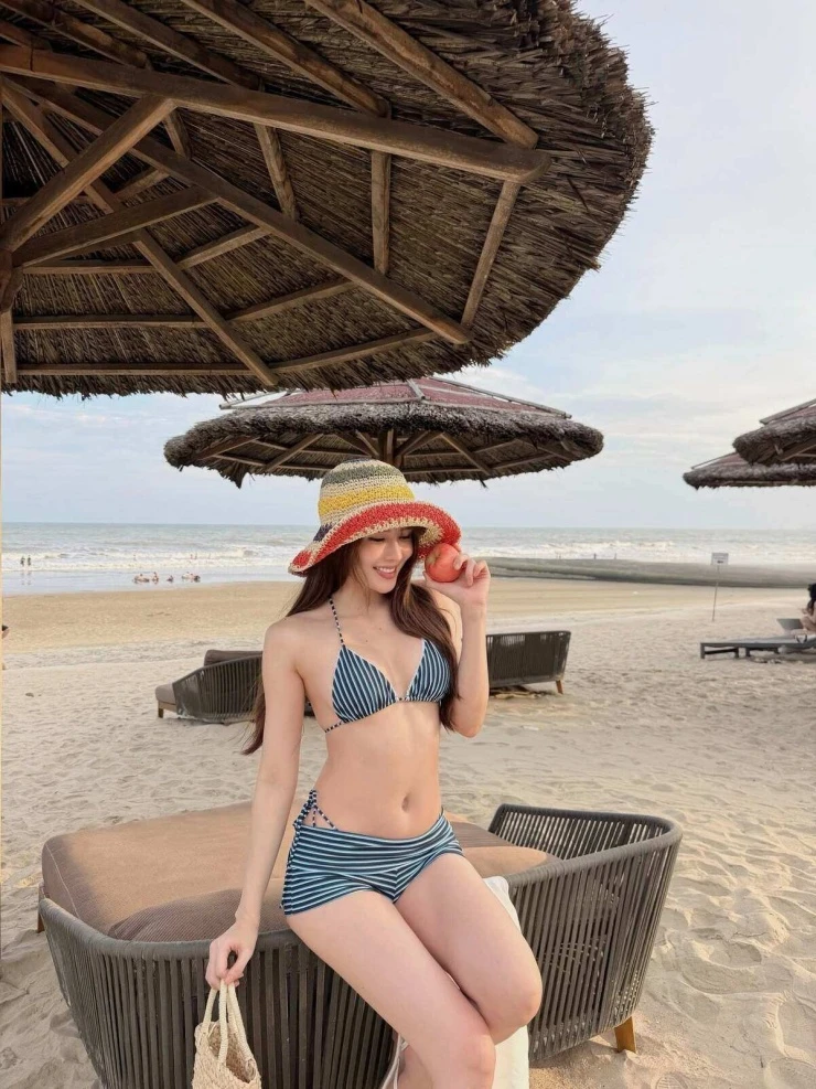 Ảnh sao 9/8: Ngọc Quyên mừng sinh nhật kiểu miệt vườn của Thúy Nga Ảnh sao 9/8: Ngọc Quyên mừng sinh nhật kiểu miệt vườn của Thúy Nga
