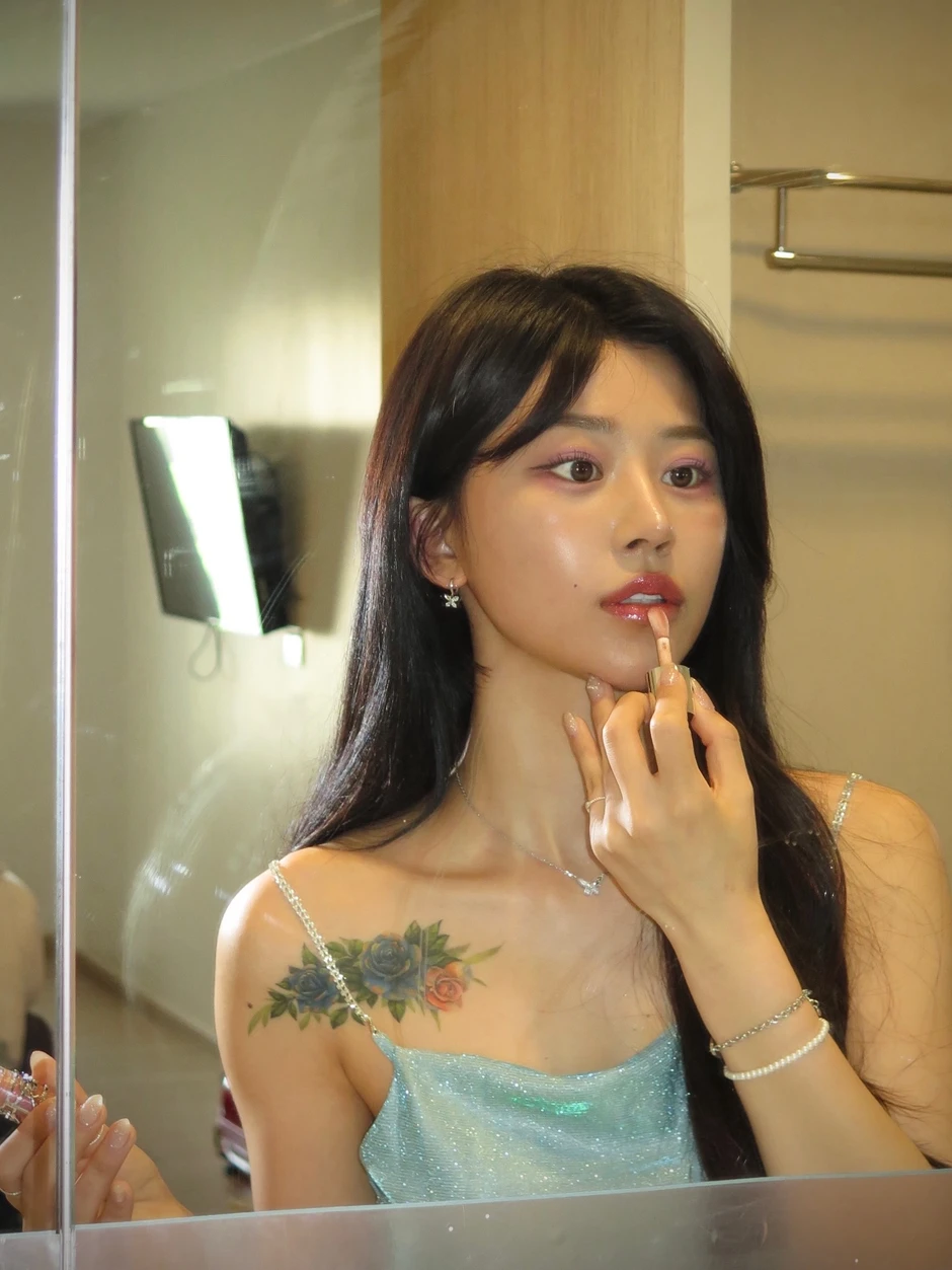 Bà đồng sexy nhất Hàn Quốc thừa nhận độ ngực, muốn có body giống Jennie