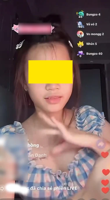 Nữ TikToker khều donate phản cảm trong game tương tác khiến cộng đồng mạng phẫn nộ Nữ TikToker khều donate bằng hành vi phản cảm trong game tương tác gây bức xúc