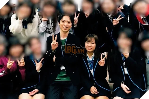 Bổn cũ soạn lại như phim ngôn tình: Cựu idol Nhật Bản gây bão khi kết hôn với thầy giáo chủ nhiệm hơn 17 tuổi sau 7 năm kiên trì theo đuổi