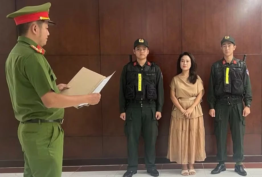 Ca sĩ bolero Phương Diễm Huyền trước khi bị bắt