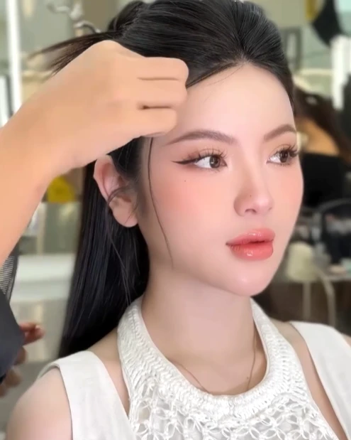 Chu Thanh Huyền đáp trả bình luận chê Q1 'tí hon' khiến cộng đồng mạng bất ngờ Chu Thanh Huyền đáp trả bình luận chê Q1 'tí hon' khiến cộng đồng mạng bất ngờ