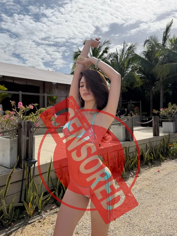 Chưa chịu "buông tha" cho CĐM, hot girl Diệp Phương Linh tiếp tục "đốt cháy" mùa hè với bộ ảnh táo bạo mới